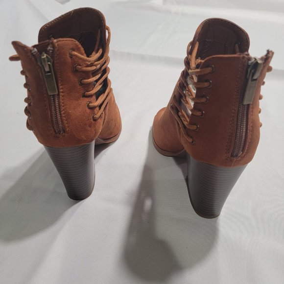 BAMBOO CHARLOTTE RUSSE SIZE 7 BOOTIE - Picture 6 of 7